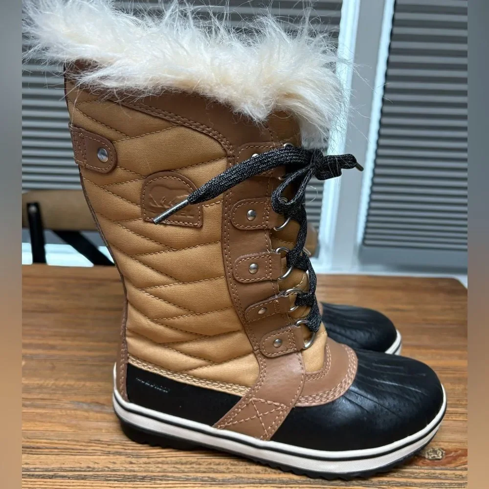NWOT Sorel Black and Tan Brown Kids Boots with Faux Fur